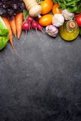 Afwasbaar fotobehang Assorted raw organic vegetables © karandaev