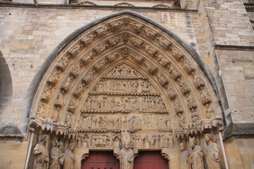 tympan du portail des saints