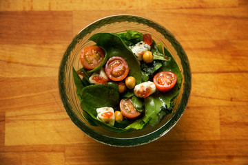 Spinach salad with cherry tomato