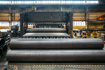 Pipe formation by using roll bending machine
