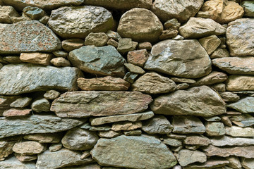 Sehr alte Steinmauer eines Hauses