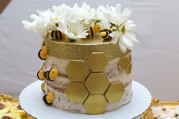 bolo de aniversário tema abelha