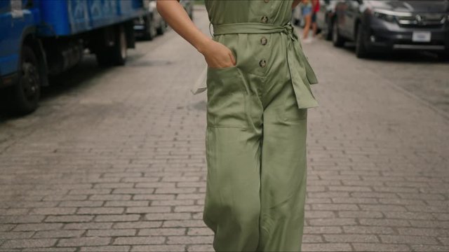 french tourist walks around Brooklyn and enjoying it, famous view on Manhattan Bridge, first time in New York, traveler's life.