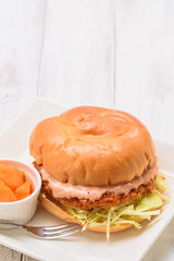 メンチカツバーガー