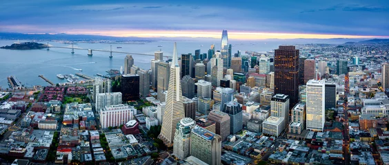 Poster Im Rahmen Luftaufnahme der Skyline von San Francisco bei Sonnenaufgang © muddymari