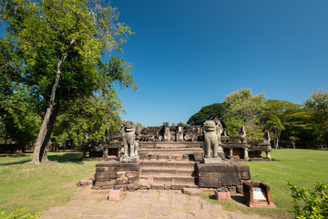 Fototapeta na wymiar Phimai Historical park : historical park and ancient castle in Nakhon Ratchasima, Thailand.