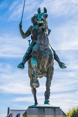 Dinan, Côtes-d'Armor, statue de Du Guesclin.
