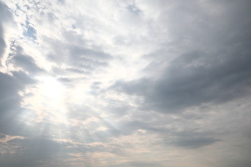 Obraz premium Cloudy sky and sun shine background