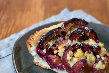 pflaumenkuchen mit streusel