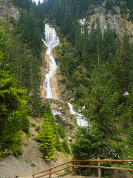 Der Wasserfall Cascada Cailor, in Nationalpark Rodna in den den rum&auml;nischen Karpaten.