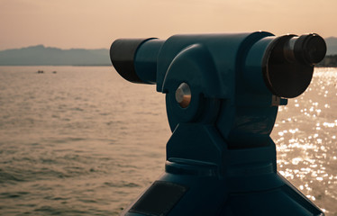Fernglas am meer