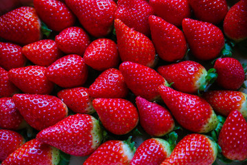 Fondo de fresas apetitosas y ecológicas.