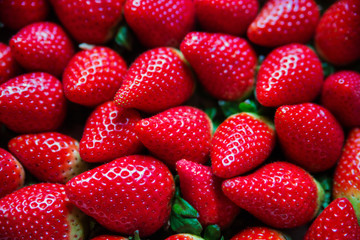 Fondo de fresas apetitosas y ecológicas.