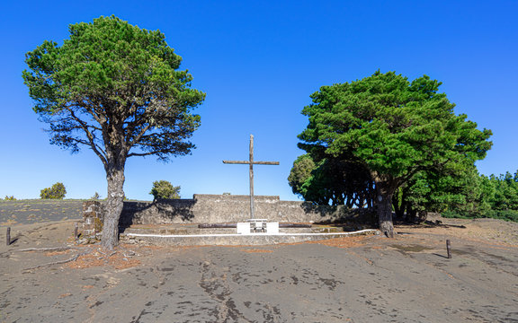 El Hierro - Cruz de Los Reyes - Kreuz am Wanderweg und Pilgerweg Camino de la Virgen auf der Kanarischen Insel, Spanien
