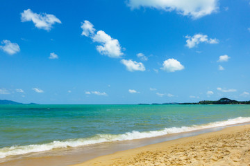 Fototapeta premium Tropical sea under the blue sky