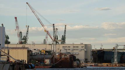 Fototapeta na wymiar cranes in port