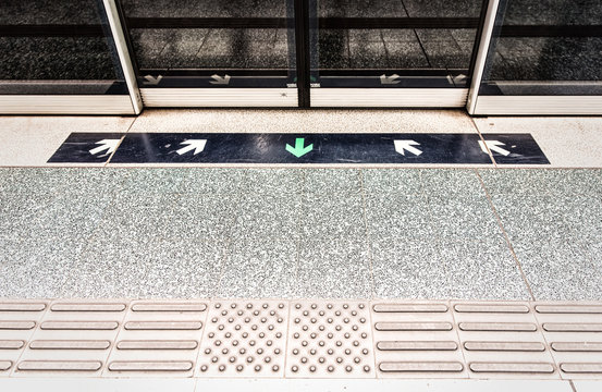 Hong Kong Subway Doors