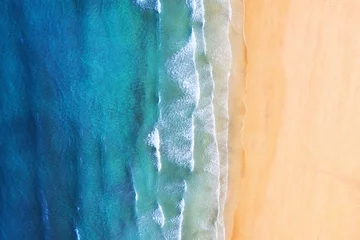 Gartenposter Luftaufnahme Strand Island. Luftaufnahme an der Küste. Strand und Meer aus der Luft. Berühmter Ort in Island. Sommermeerblick von der Drohne. Reisen - Bild