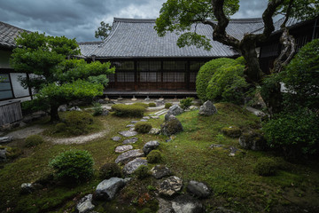 京都　醍醐寺　夏の新緑景色