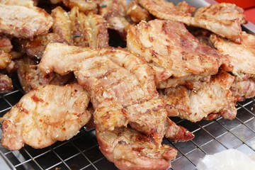 Roasted pork is delicious at street food