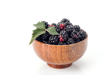 Blackberries in a wooden bowl