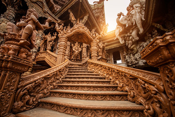 The Sanctuary of Truth Museum is a gigantic all wood construction located at the relaxing Rachvate cape of Naklua Pattaya City. 