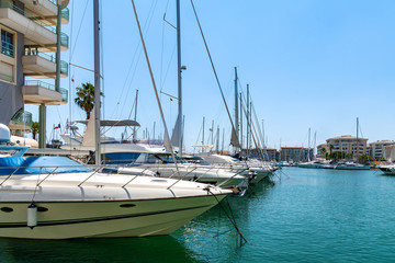 Fototapeta premium Yachten im Hafen