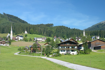 der Urlaubsort Gosau im Gosautal,Salzkammergut,Oberösterreich,Österreich