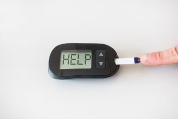 Glucometer asks for help after measuring the blood sugar