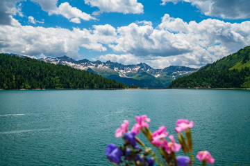 lake in mountains © Buebelina