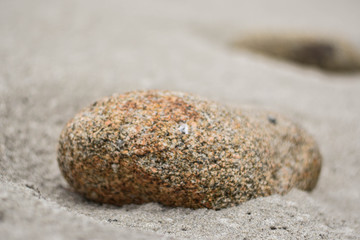 Piedra en una playa 