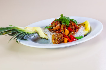 Pineapple with rice noodle and pork
