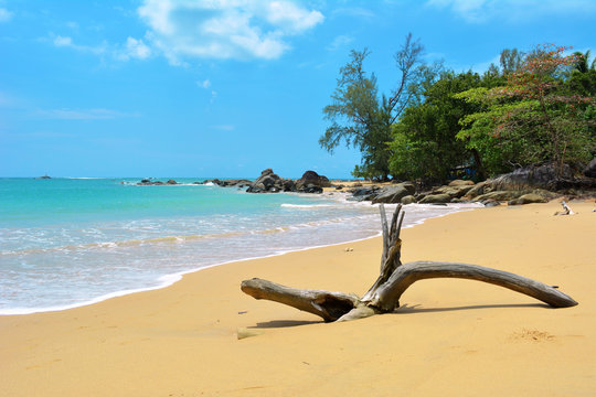 Plage paradisiaque vers Khao Lak en Tha&iuml;lande