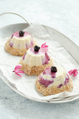 Nature Cookie with Blackberry Sweet Cream Cheese
