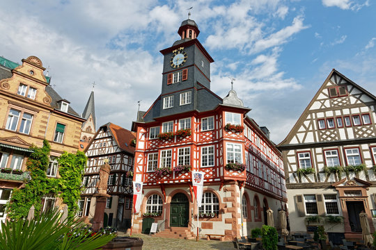 Rathaus im historischen Zentrum von Heppenheim an der Bergstra&szlig;e, Hessen, Deutschland