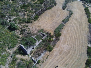 Maison en ruine dans les Cévennes, vue aérienne