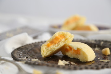 steamed buns filled with cheese