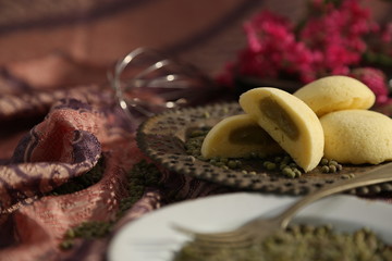 steamed buns filled with green bean paste