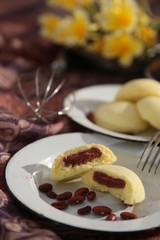 steamed buns filled with red bean paste
