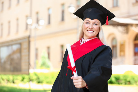 Magister Graduate รูปภาพMagister – เลือกดูภาพถ่ายสต็อก เวกเตอร์ และวิดีโอ1,285 | Adobe Stock