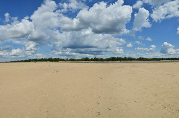 Fototapeta na wymiar Vistula dry riverbed