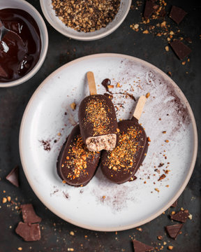 Batonnets de glace au chocolat et amandes