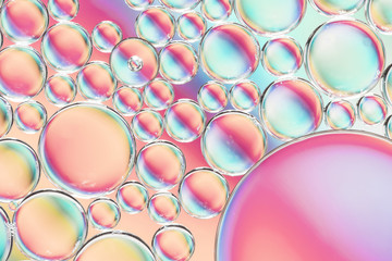 Shining bubbles and vibrant drops