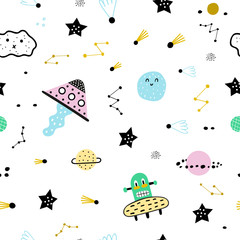 Modèle sans couture enfantin avec des planètes, des étoiles et des ovnis. Illustration vectorielle pour les enfants. Fond d& 39 écran Cosmos.