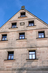 Altes Haus aus Sandsteinblöcken gebaut