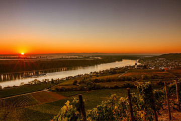 Wunderschöner Sonnenaufgang über Nierstein