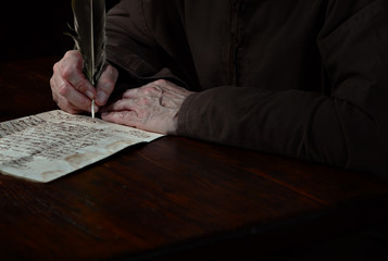 Schreibende H&auml;nde im Mittelalter