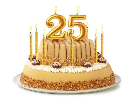 Festliche Torte mit goldenen Kerzen - Nummer 25