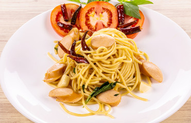 Spaghetti with sausage and chilly