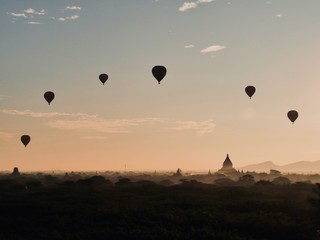 Heißluftballons über Bagan, Myanmar